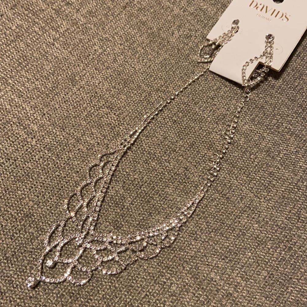 Earrings and necklace set